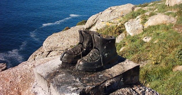 Botas en Fisterra Botas en Fisterra
